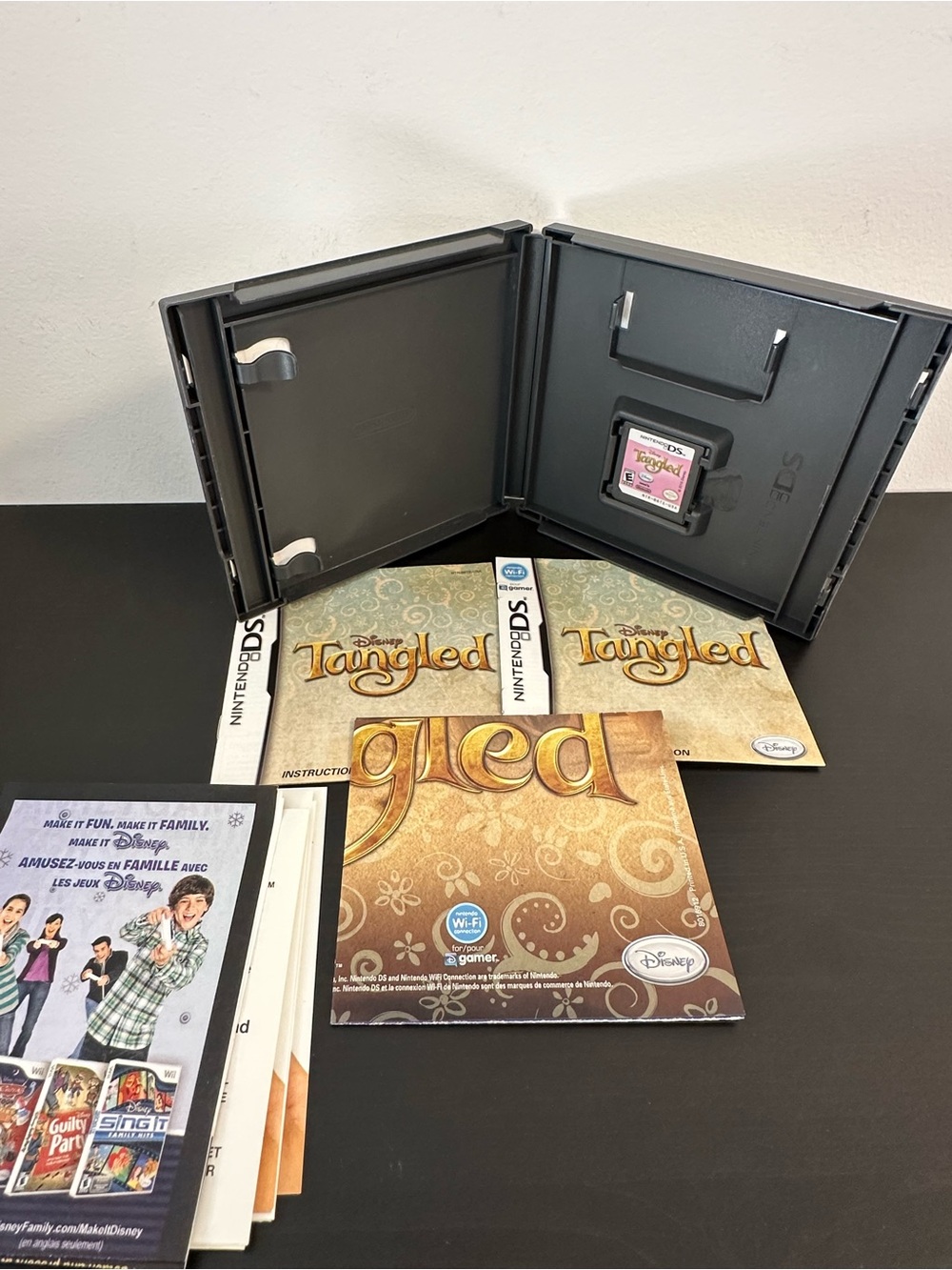 Nintendo DS Disney Tangled Complete CIB Poster Included Tested - Picture 3 of 6